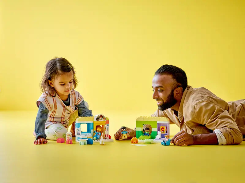 ليجو دوبلو: الحياة في الحضانة – LEGO DUPLO Life at The Day-Care Center (10992)