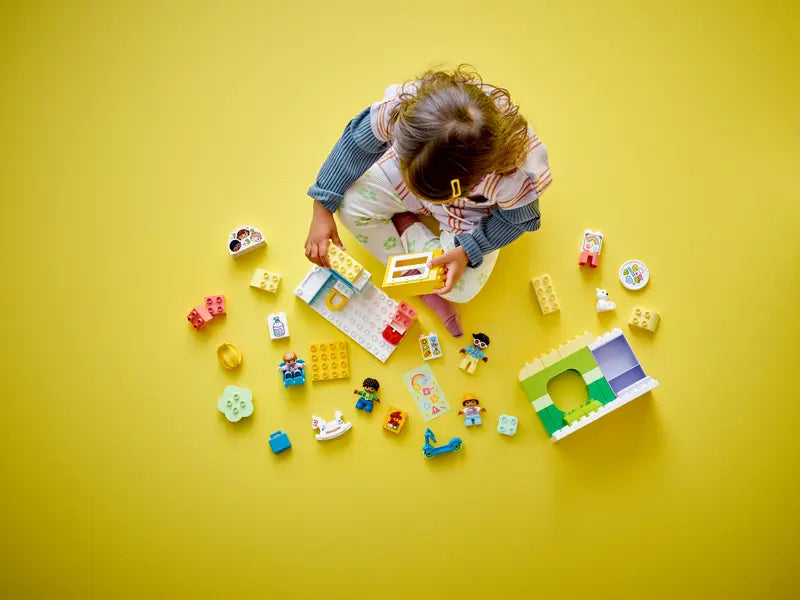 ليجو دوبلو: الحياة في الحضانة – LEGO DUPLO Life at The Day-Care Center (10992)