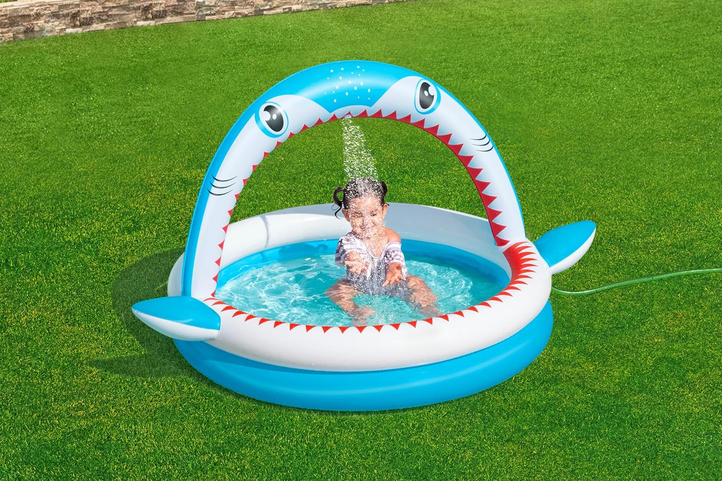 Bestway 64" x 50" x 36"/1.63m x 1.27m x 92cm Sharktastic Sprinkler Play Pool