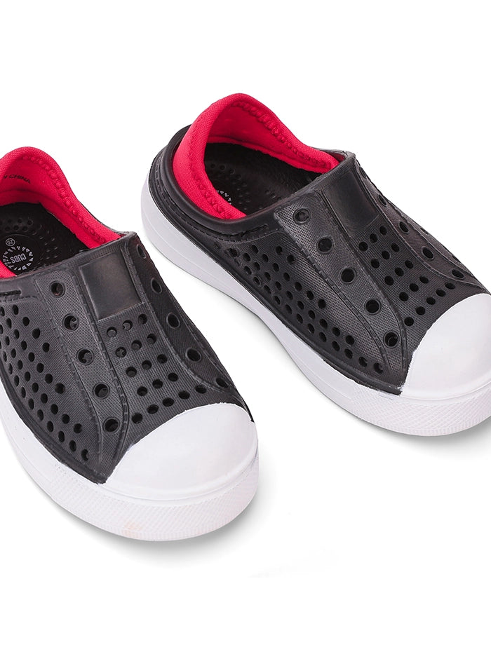 Black Elastic YOYO Slip-on Sneaker
