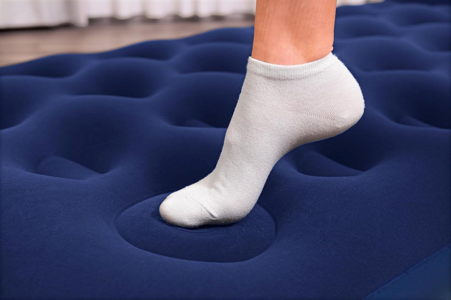 Bestway 74" x 39" x 11"/1.88m x 99cm x 28cm Air Mattress Twin Built-in Foot Pump